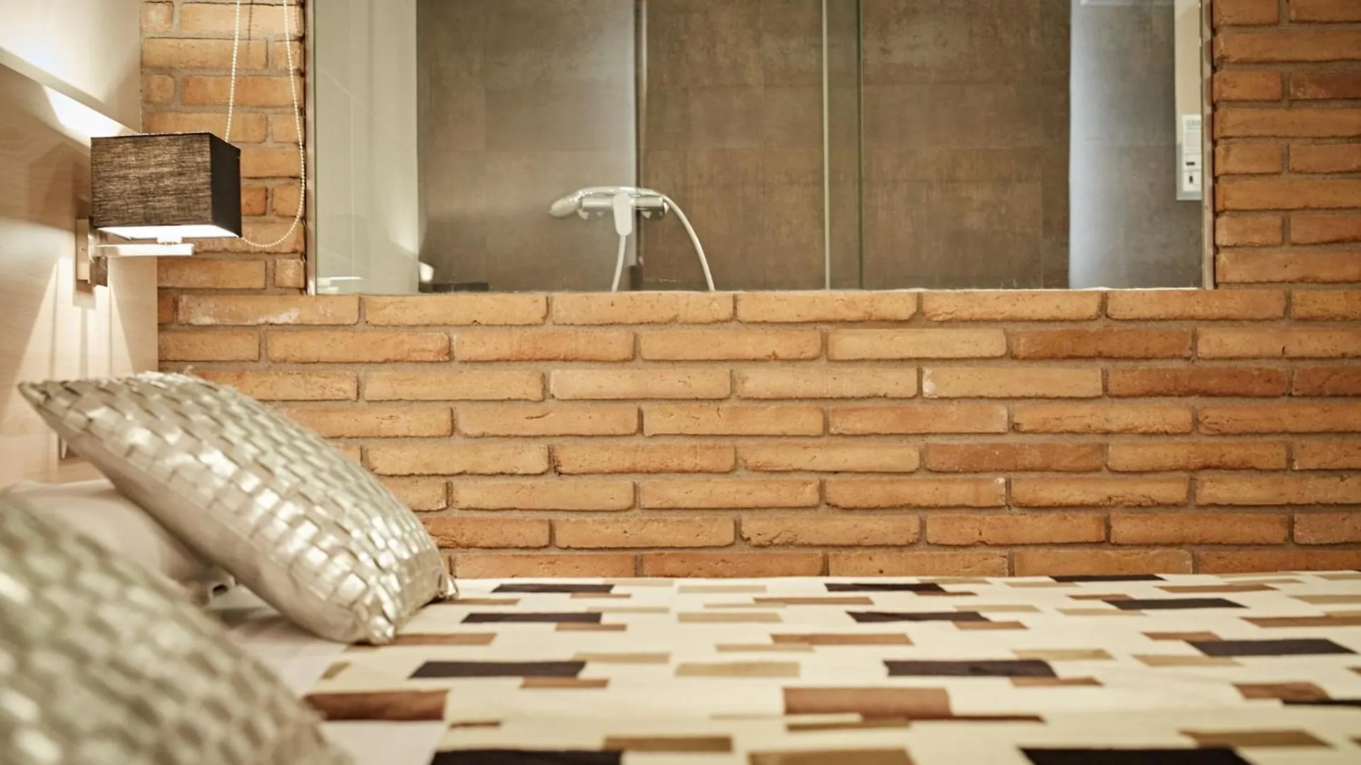 Hostal Crisami Solsona 0*,